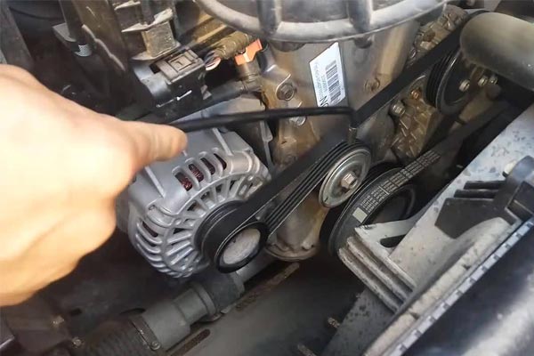 南关转速传感器的工作原理是什么？