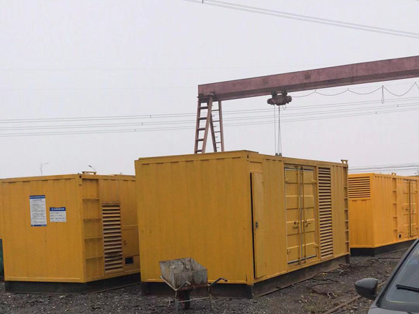 南关100kw柴油发电机组每小时油耗？