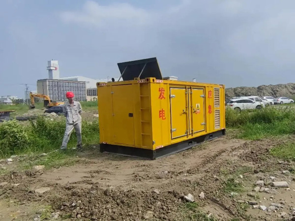 南关冬季低温环境下，发电机组启动电瓶的容量需求是否会增加？